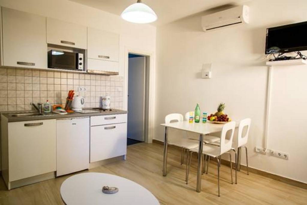 Nemira Sunny Apartments 奥米什 客房 照片