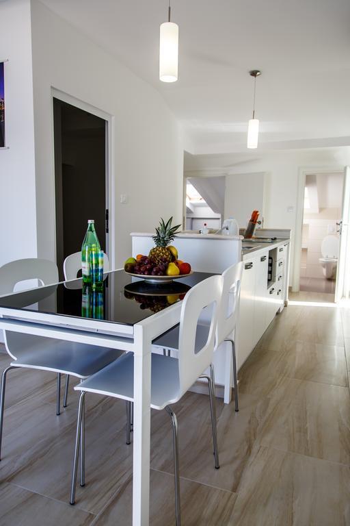 Nemira Sunny Apartments 奥米什 客房 照片
