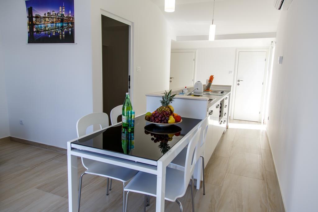 Nemira Sunny Apartments 奥米什 客房 照片