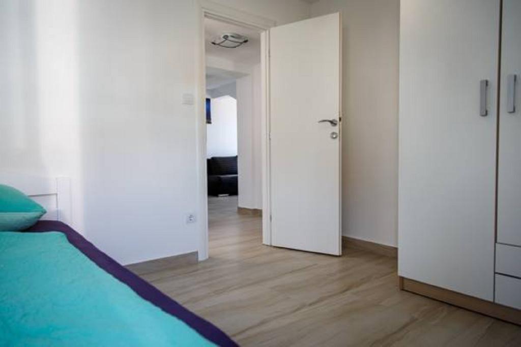 Nemira Sunny Apartments 奥米什 客房 照片